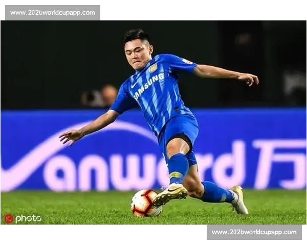 黄紫昌带伤出战创纪录！额眉缝八针仍头球破门